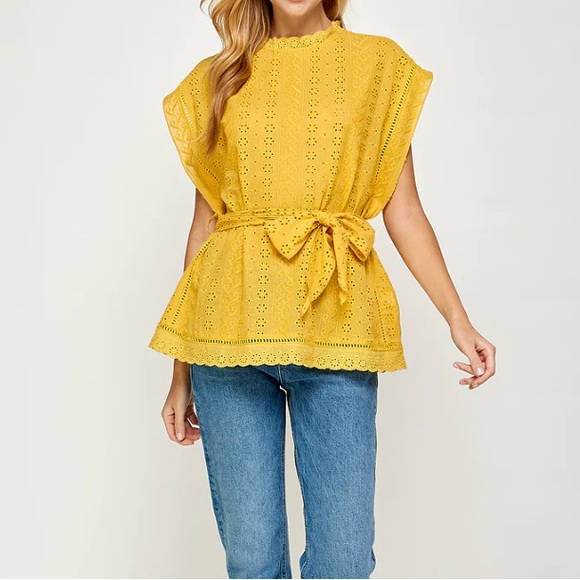 NWT See and Be Seen Eyelet Lace Scallop High Neck Belted Top - Picture 3 of 4